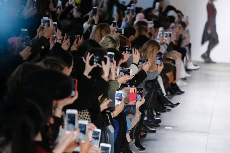 Social Media & Fast Fashion- How Is It Changing The Industry